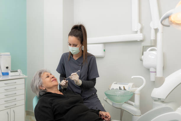 Best Emergency Tooth Extraction in New Pek, IN